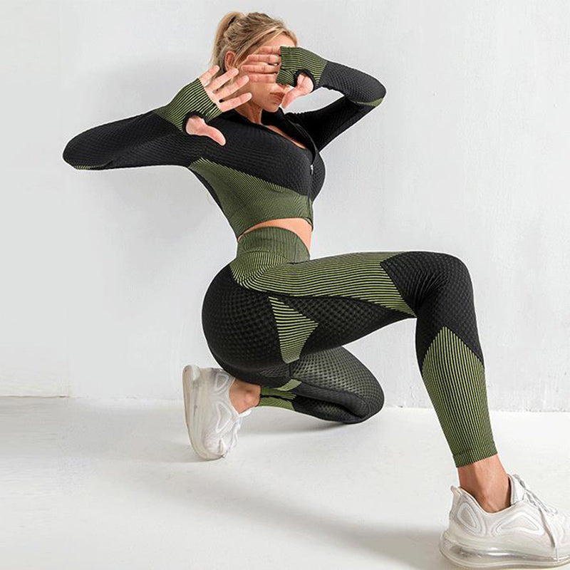 Seamless Yoga Set: Leggings, Crop Top & Sports Bra.